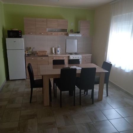 Appartement Apartman Fiva à Pacir Extérieur photo