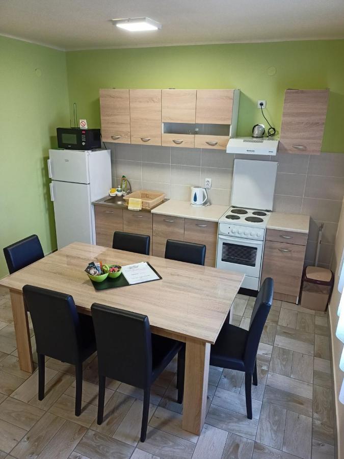 Appartement Apartman Fiva à Pacir Extérieur photo