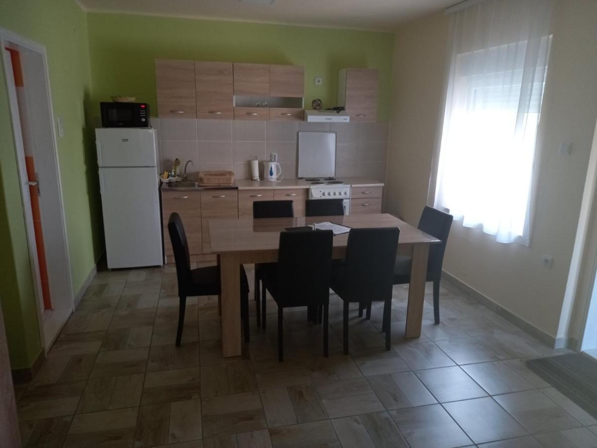 Appartement Apartman Fiva à Pacir Extérieur photo